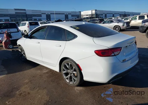 2015 Chrysler 200 S z USA, uszkodzony, nr VIN 1C3CCCBG7FN581142